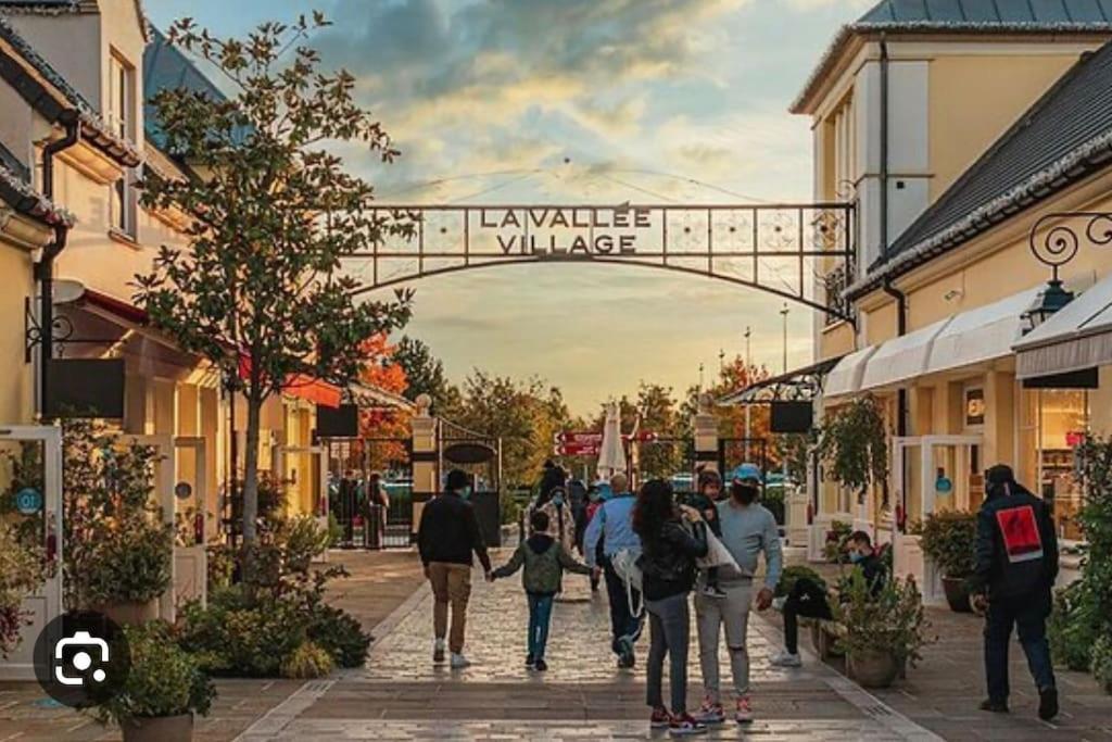 De Disney A Paris - Pre Verson 1 Chessy  Ngoại thất bức ảnh